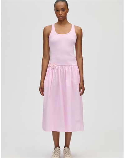 Stine Goya - Casual Tank Midi Kjole - Cherry Blossom